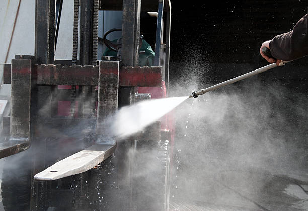 Best Driveway Pressure Washing  in South Valley, NM